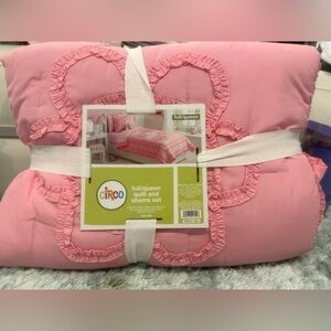 Circo Pink Floral Quilt and Shams Set - Full/Queen